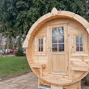 Wiesenhaus Wohnen Im Schlaffass Germany